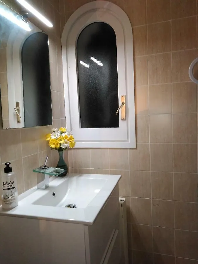 Magnolia, Habitacion Matrimonial Con Bano Uso Privado, En Casa Compartida Apartment Palafrugell
