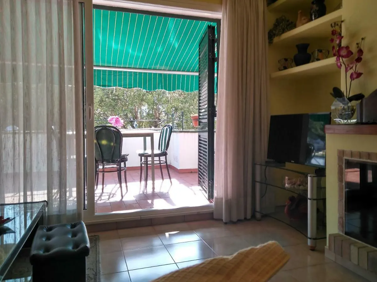 Magnolia, Habitacion Matrimonial Con Bano Uso Privado, En Casa Compartida Apartment Palafrugell Spain