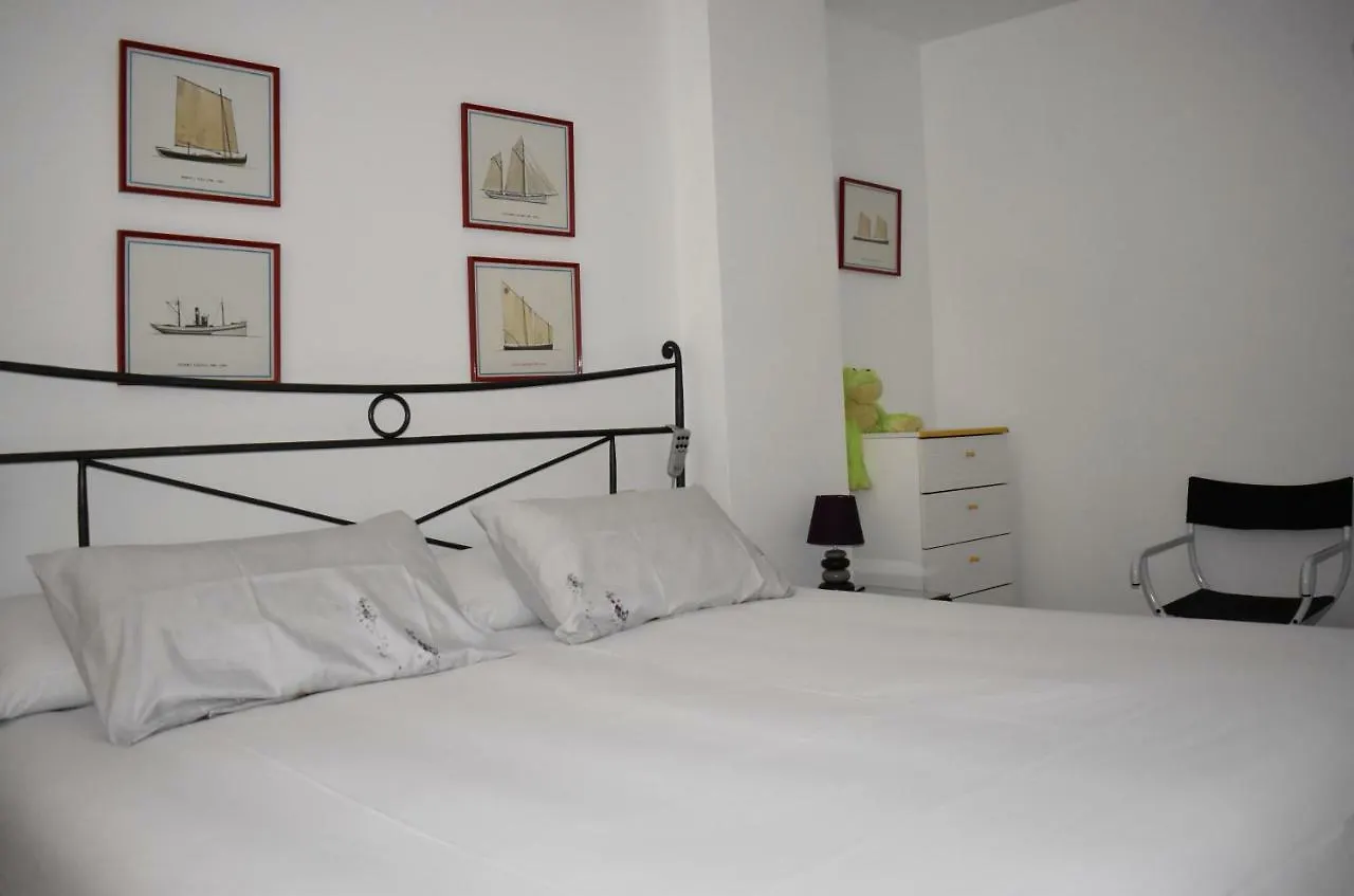 Magnolia, Habitacion Matrimonial Con Bano Uso Privado, En Casa Compartida Apartment Palafrugell 0*,