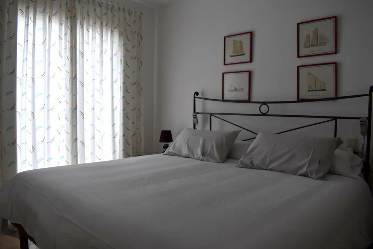 Magnolia, Habitacion Matrimonial Con Bano Uso Privado, En Casa Compartida Apartment Palafrugell