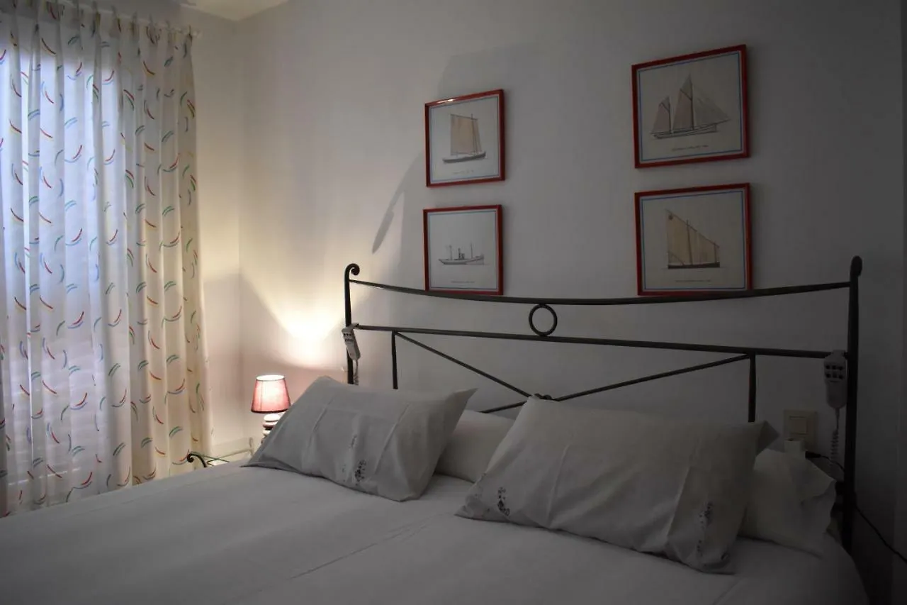 Homestay Magnolia, Habitacion Matrimonial Con Bano Uso Privado, En Casa Compartida Apartment Palafrugell